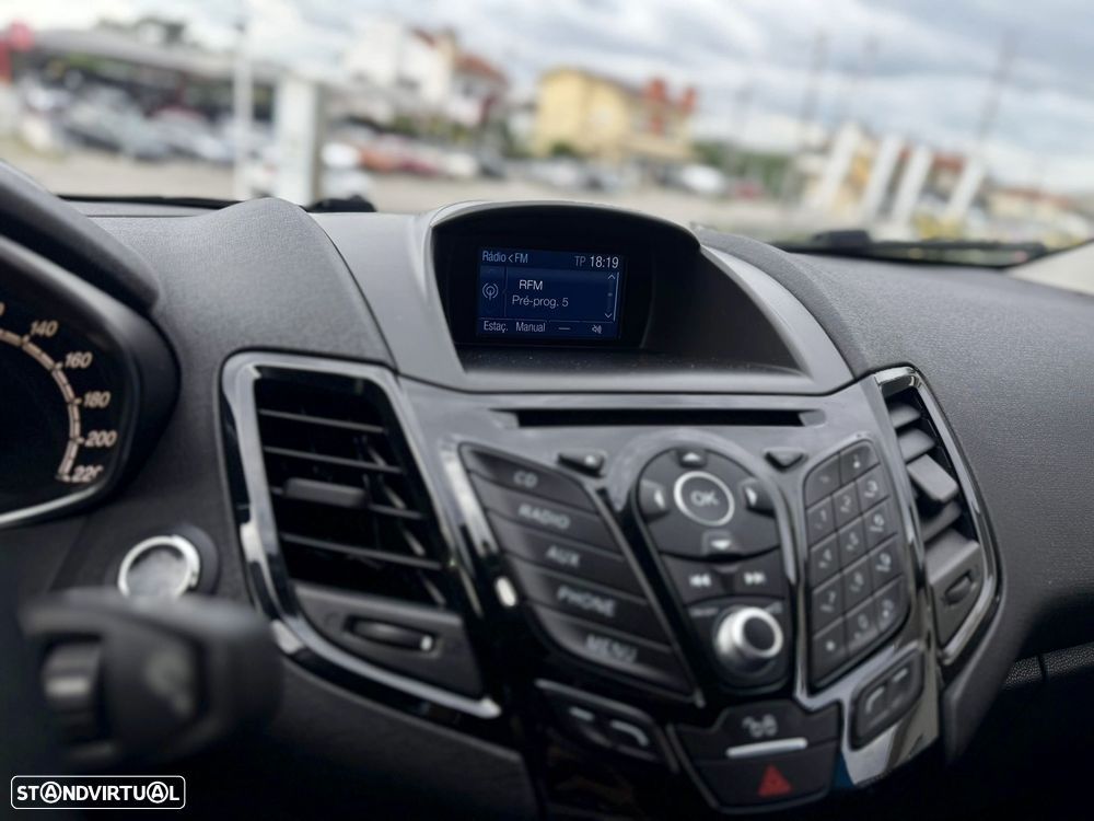 Ford Fiesta 1.0 EcoBoost Connected - 23
