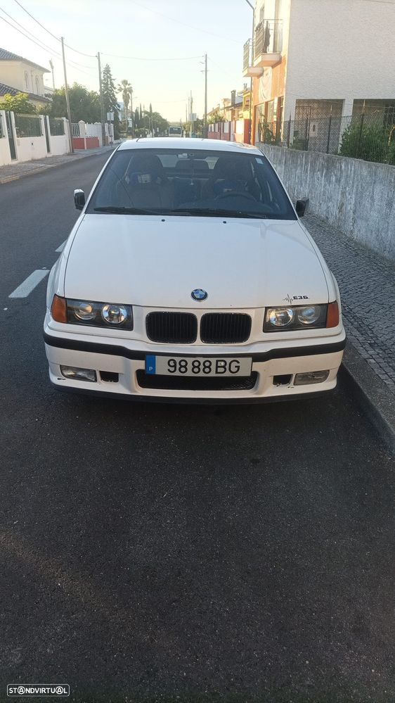 BMW 318 i - 1