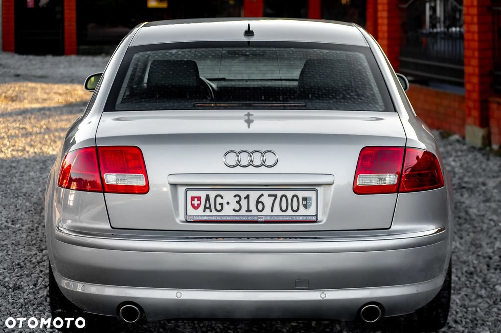 Audi A8 4.2 Quattro - 9