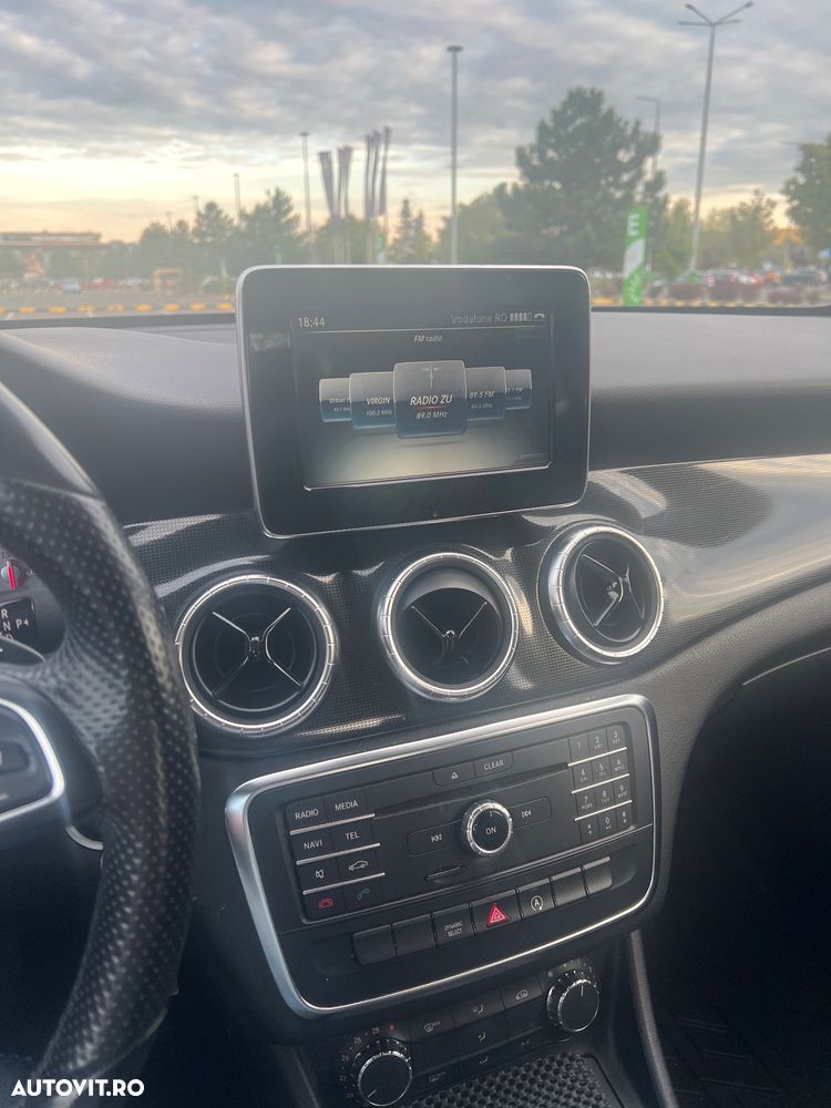 Mercedes-Benz CLA 180 - 4