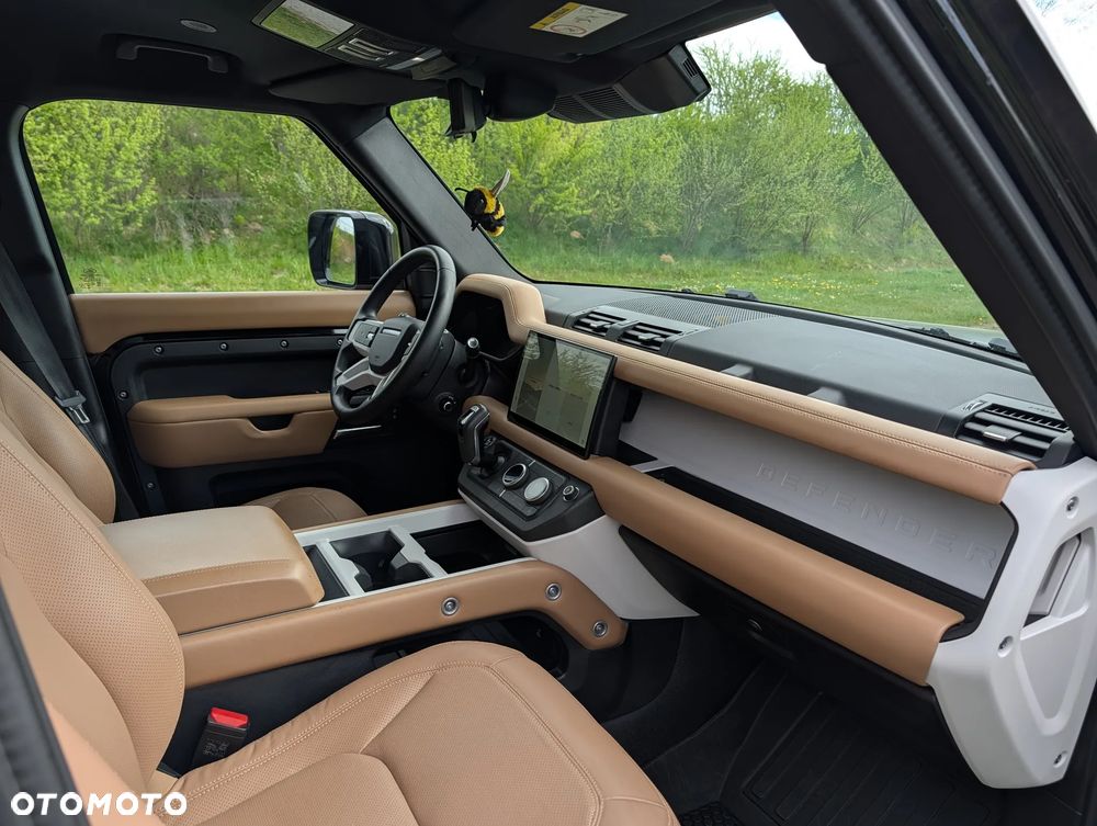 Land Rover Defender 3.0 D300 mHEV X-Dynamic HSE - 12