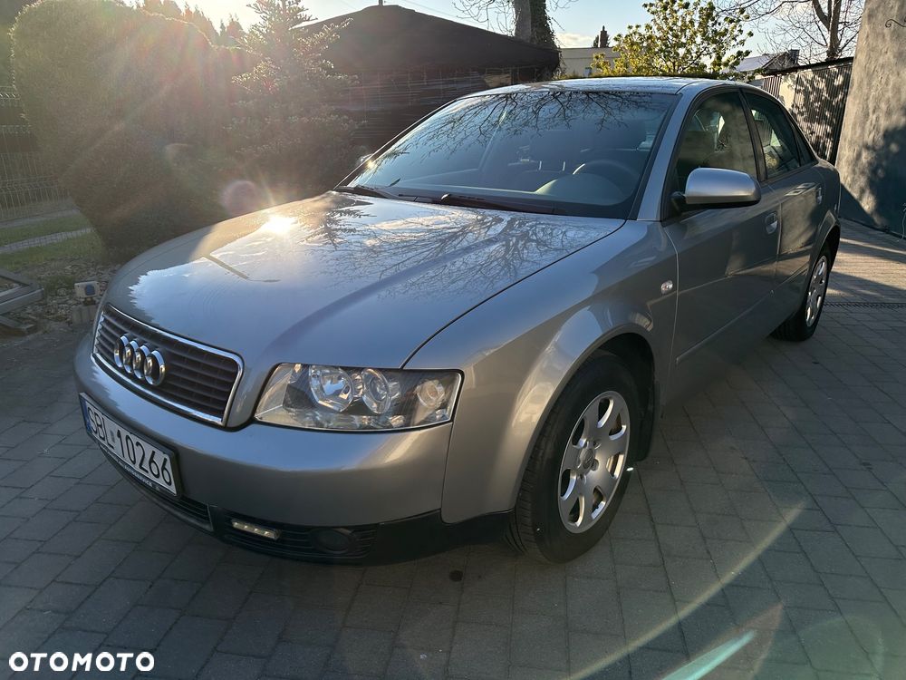 Audi A4 Limousine - 1