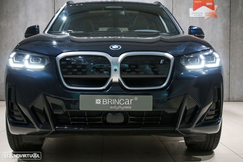 BMW iX3 M Sport Impressive - 11