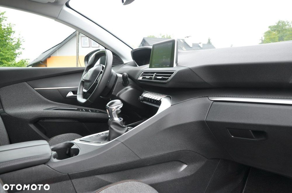 Peugeot 3008 1.2 PureTech Active Pack S&S - 20