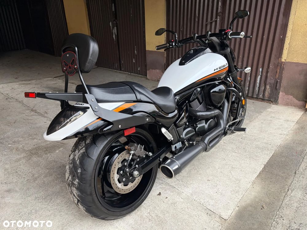 Suzuki Intruder - 4