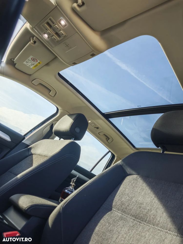 Volkswagen Passat Variant 2.0 TDI SCR 4Motion DSG Comfortline - 25