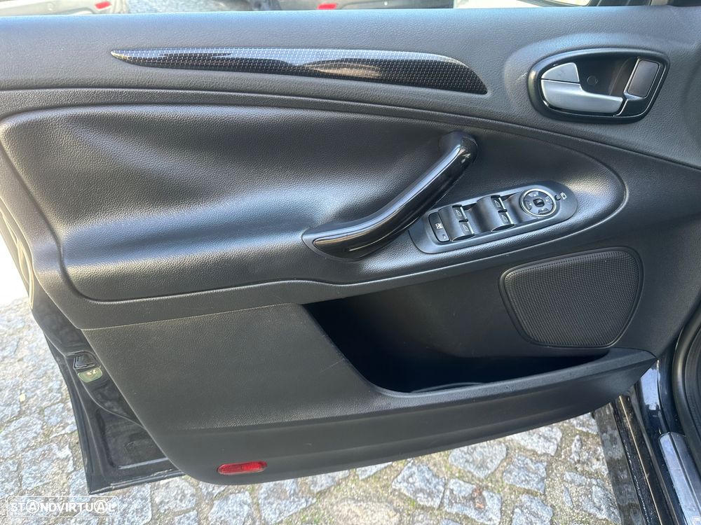 Ford S-Max 2.2 TDCi Titanium 7L - 46
