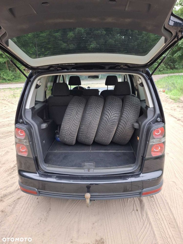 Volkswagen Touran - 3