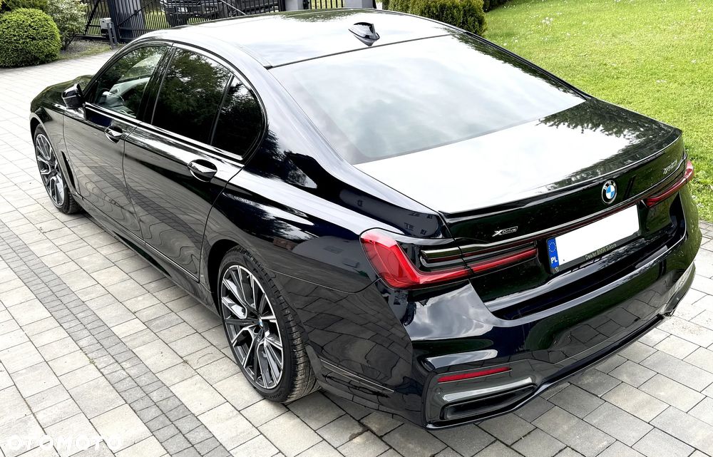 BMW Seria 7 750i xDrive sport - 11