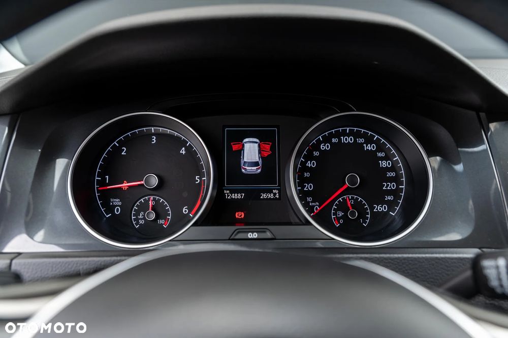 Volkswagen Golf - 23