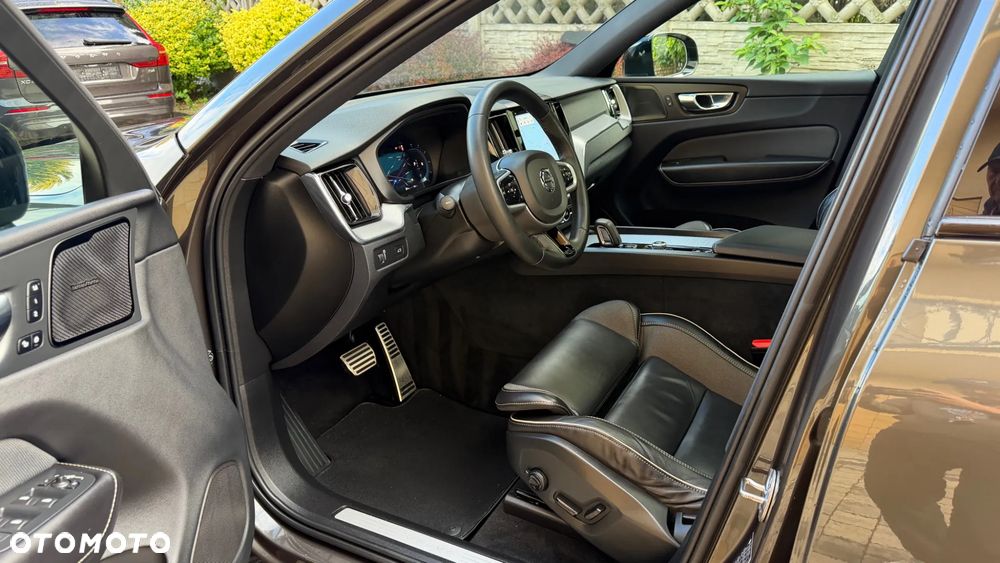 Volvo XC 60 B4 D Ultimate Dark - 19