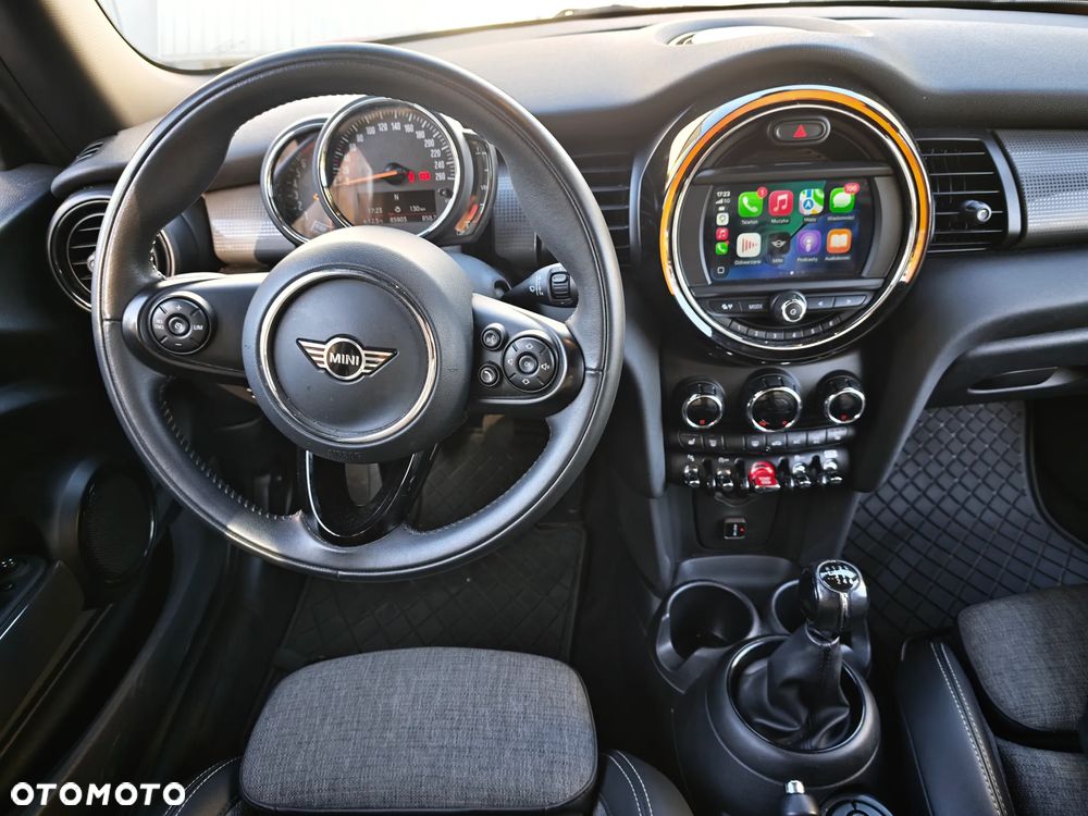 MINI Cooper Essential Trim - 16