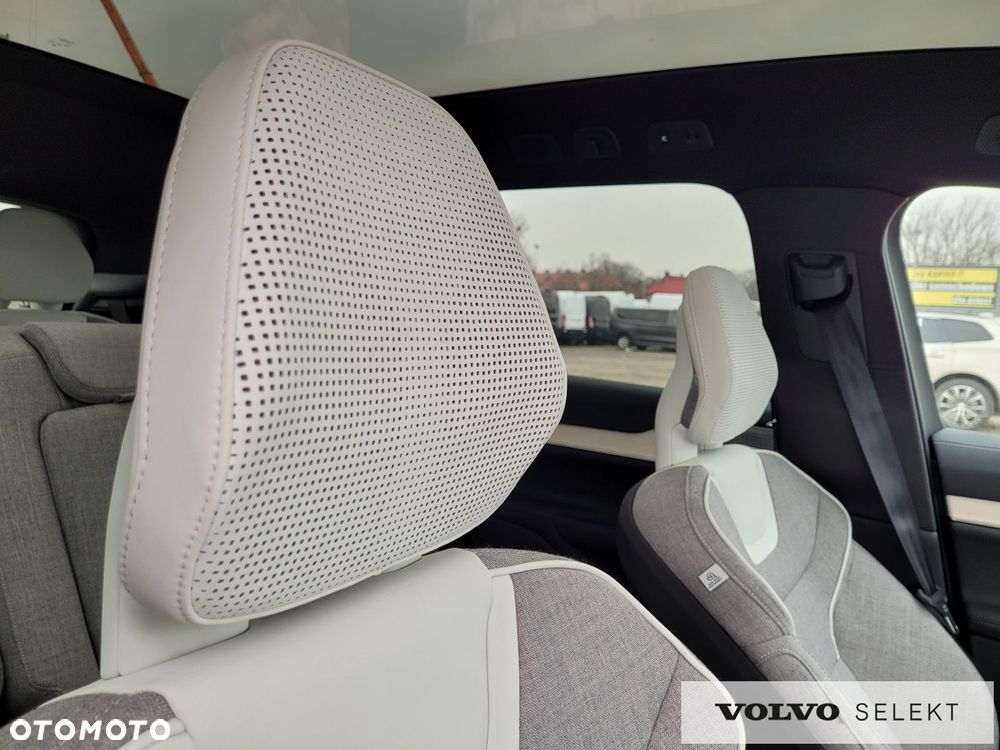 Volvo EX90 - 34