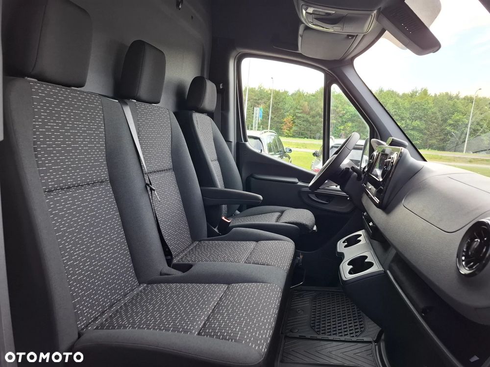 Mercedes-Benz Sprinter 319 CDI Furgon PRO 3665 mm L2H2 - 21