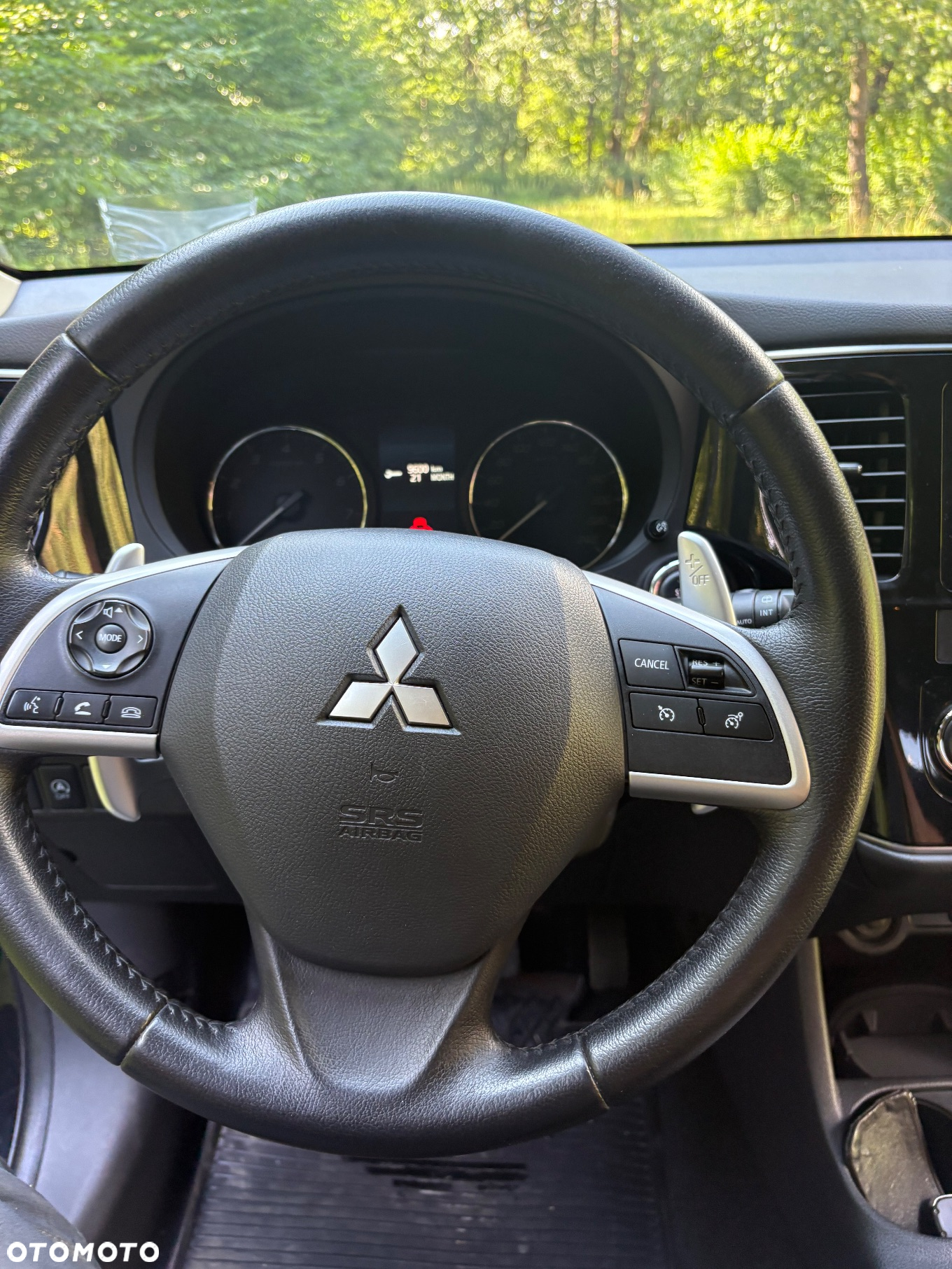 Mitsubishi Outlander - 12