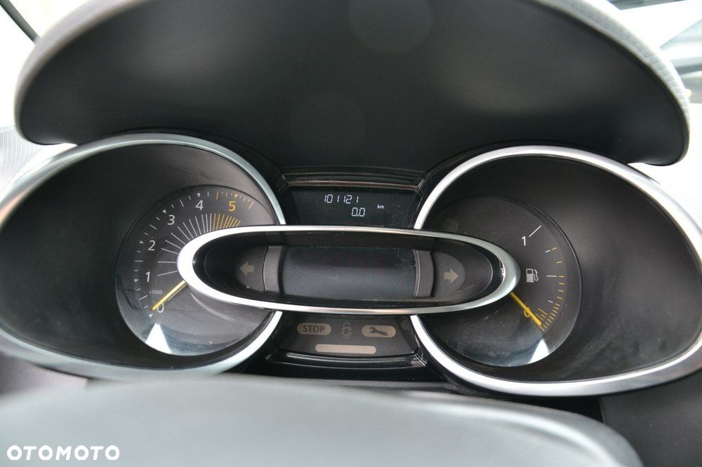 Renault Clio - 19