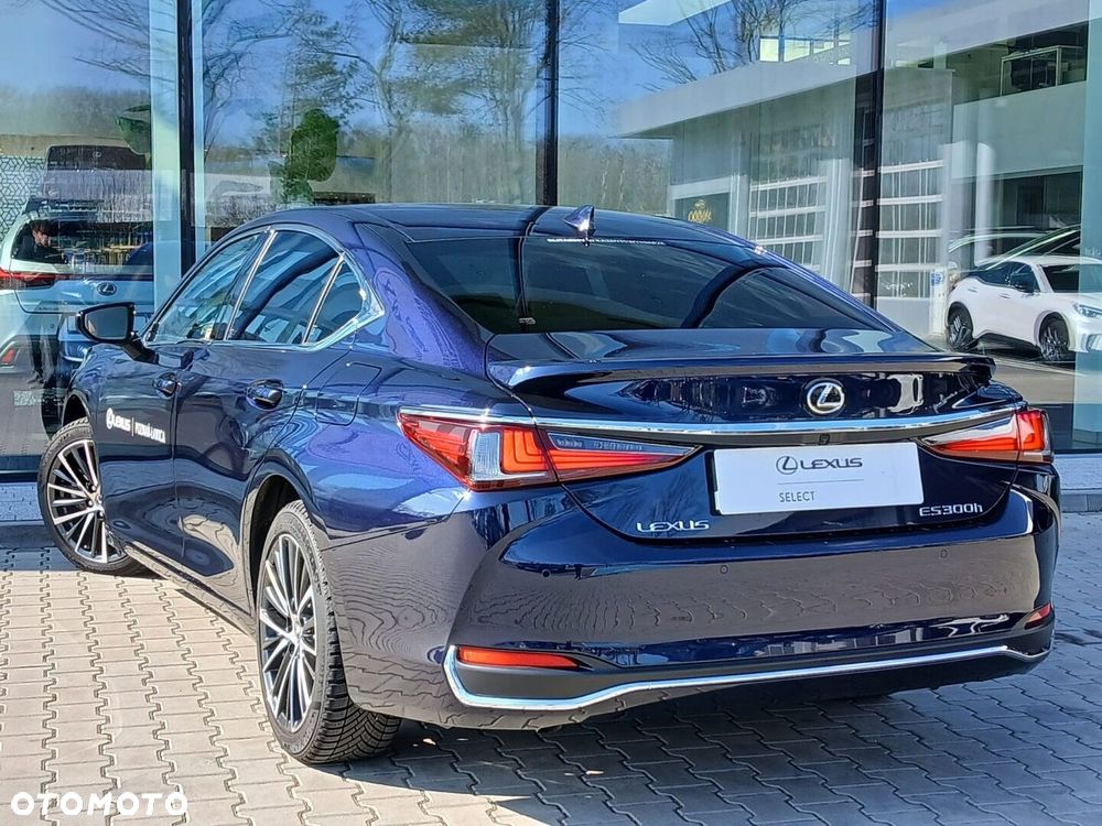 Lexus ES 300h Business Edition - 11