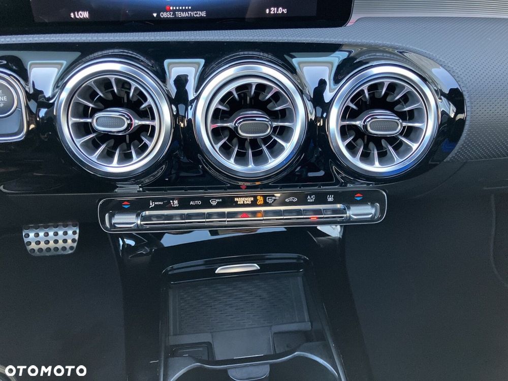 Mercedes-Benz CLA - 19