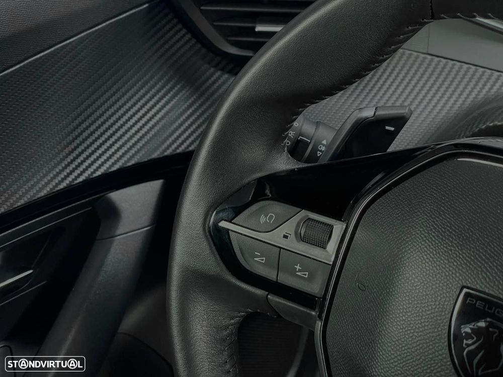 Peugeot 2008 1.2 PureTech Allure EAT8 - 15