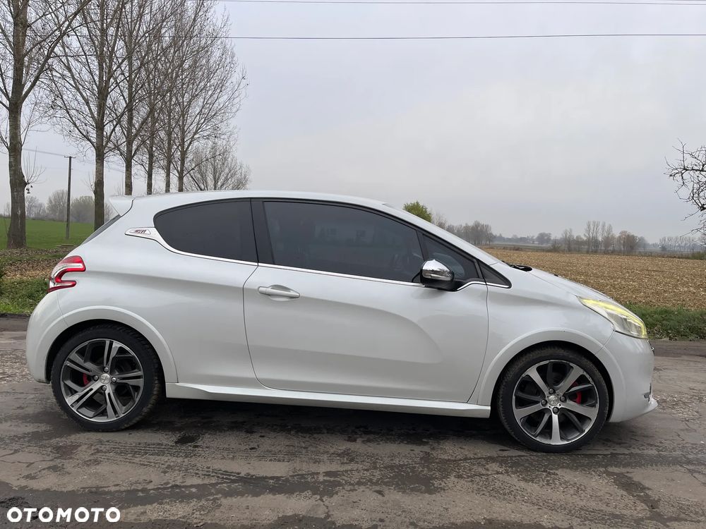 Peugeot 208 1.6 THP GTi - 4