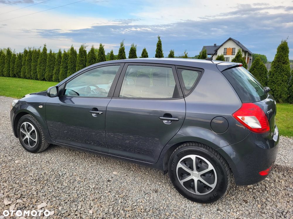 Kia Ceed 1.4 Comfort + - 5