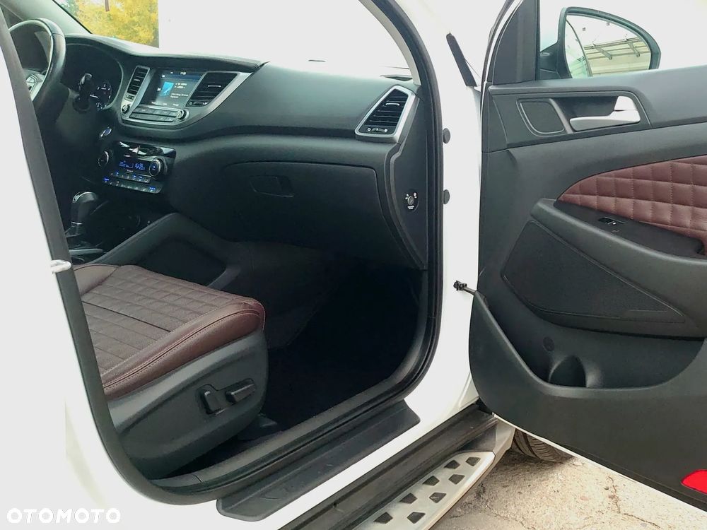Hyundai Tucson 2.0 CRDI 4WD Automatik Premium - 14
