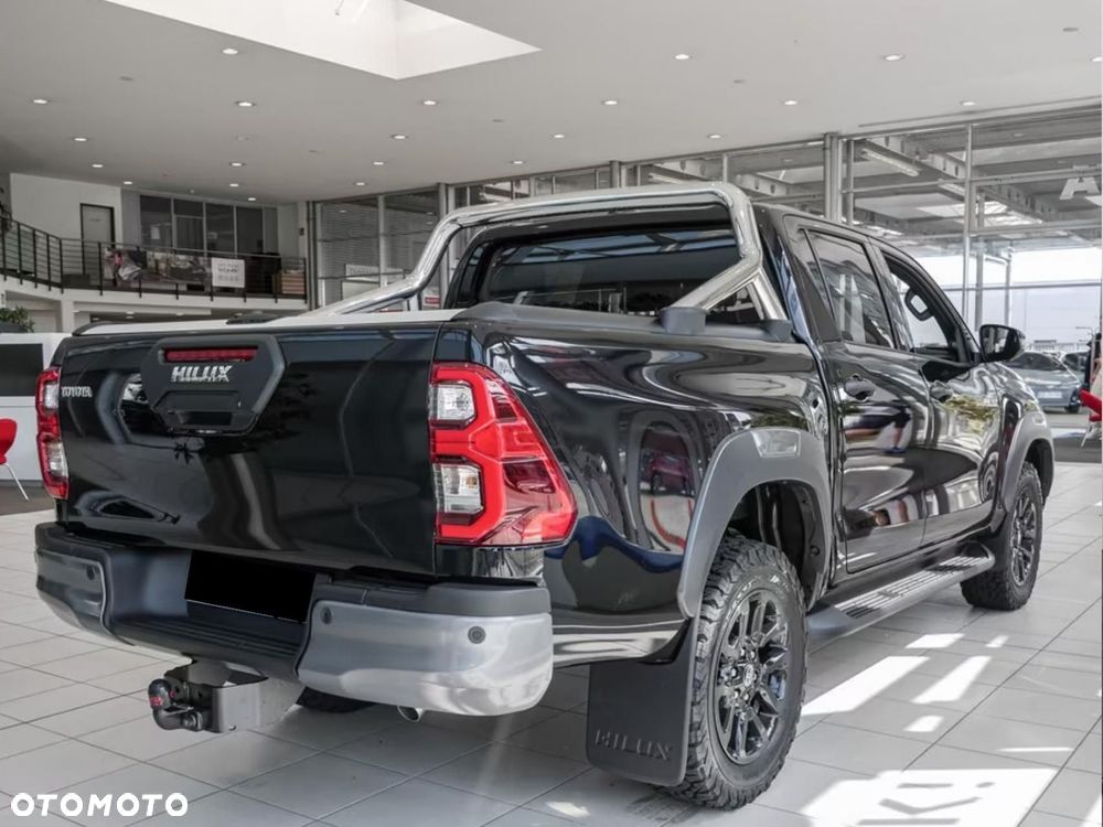 Toyota Hilux 2.8 D-4D Double Cab Invincible 4x4 - 5