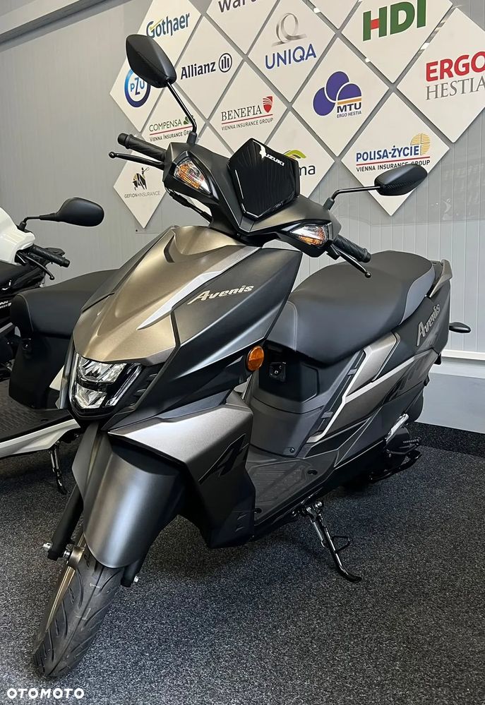 Suzuki Avenis - 1