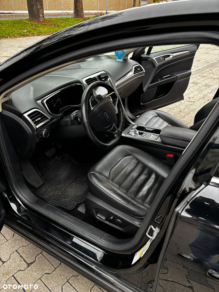 Ford Fusion - 15