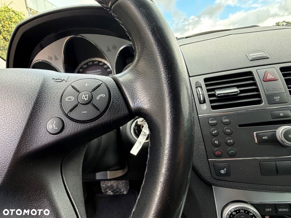 Mercedes-Benz Klasa C 180 BlueEFFICIENCY 7G-TRONIC Avantgarde - 33