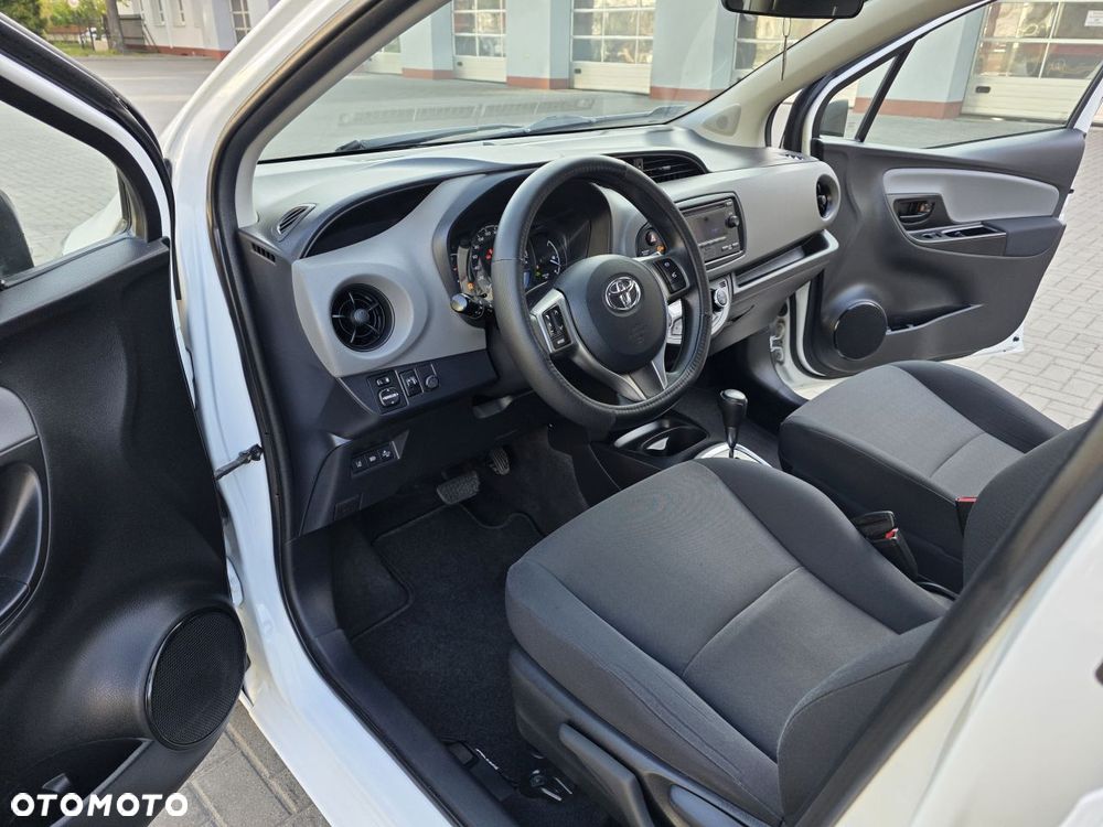Toyota Yaris Hybrid 100 Active - 7