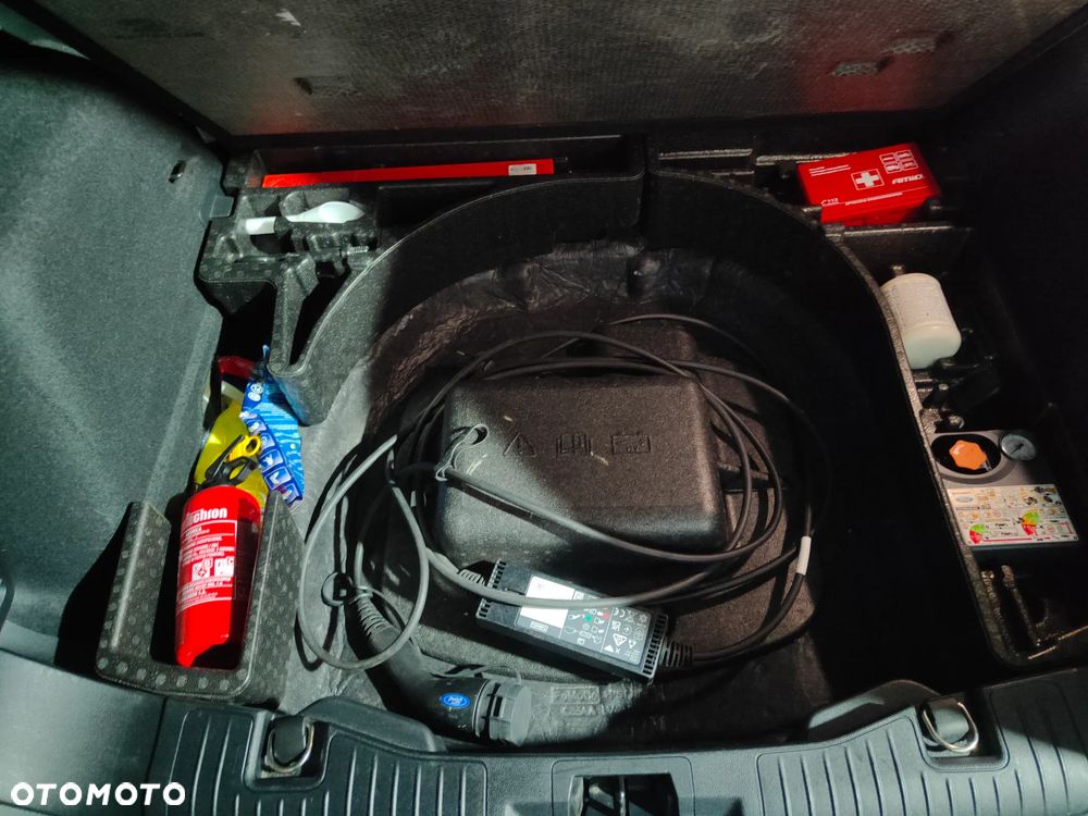 Ford Kuga 2.5P PHEV FWD ST-Line X - 16