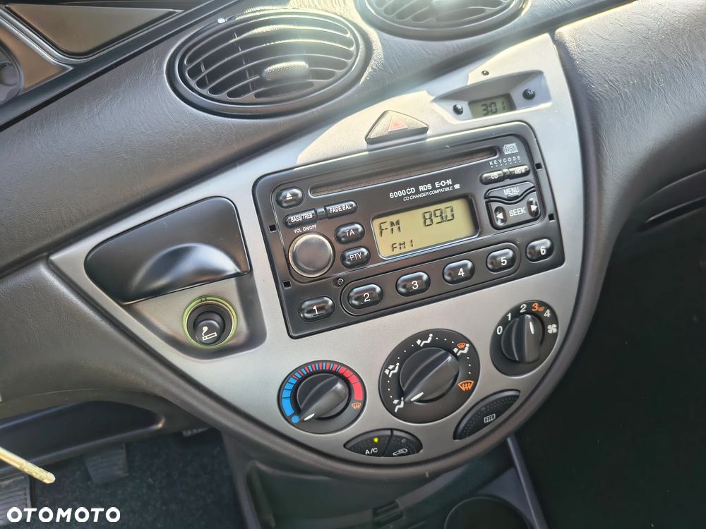 Ford Focus Ambiente - 31