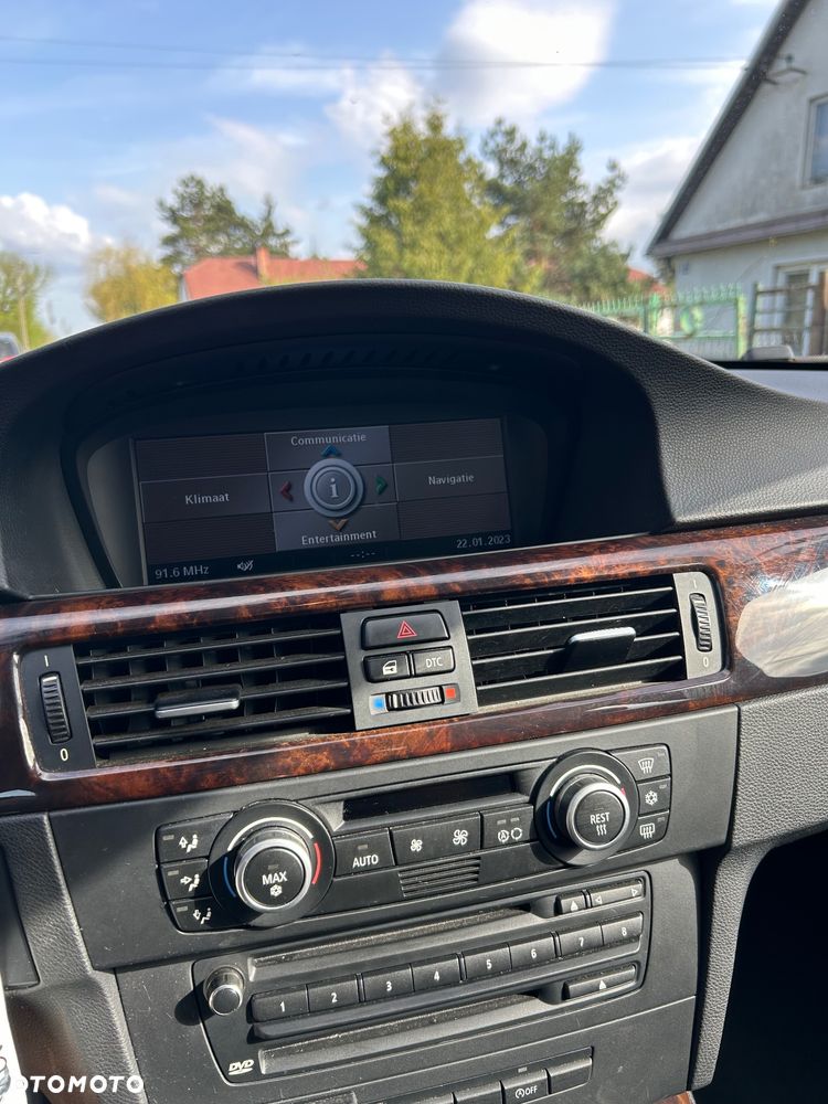 BMW Seria 3 318i - 25