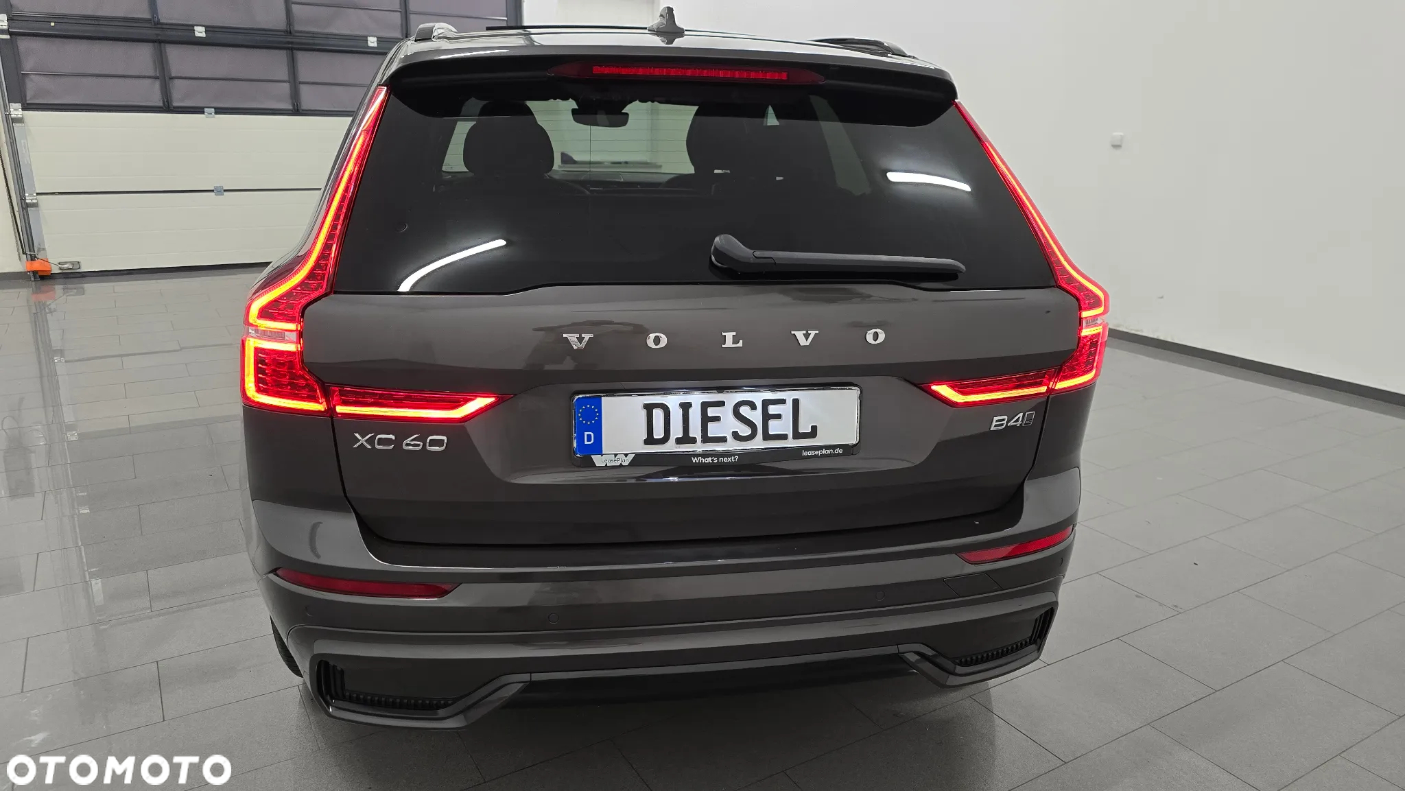 Volvo XC 60 B4 D AWD Plus Dark - 9
