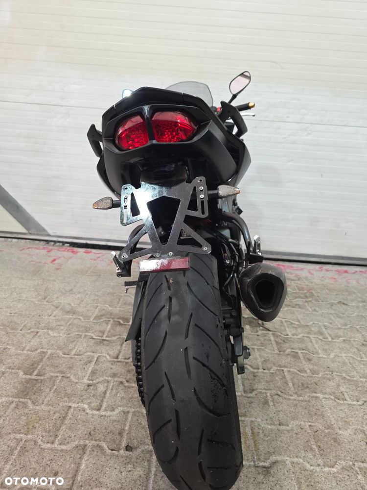 Yamaha FZ - 23
