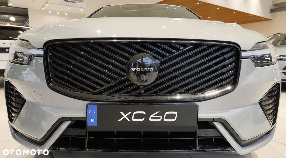 Volvo XC 60 B5 B AWD Ultimate Black Edition - 22