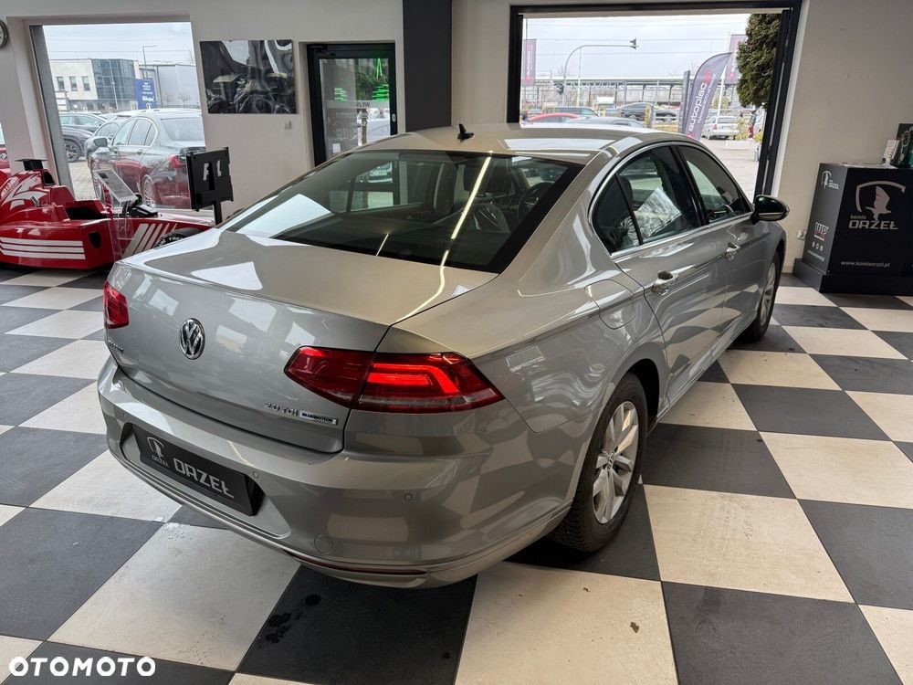 Volkswagen Passat - 5