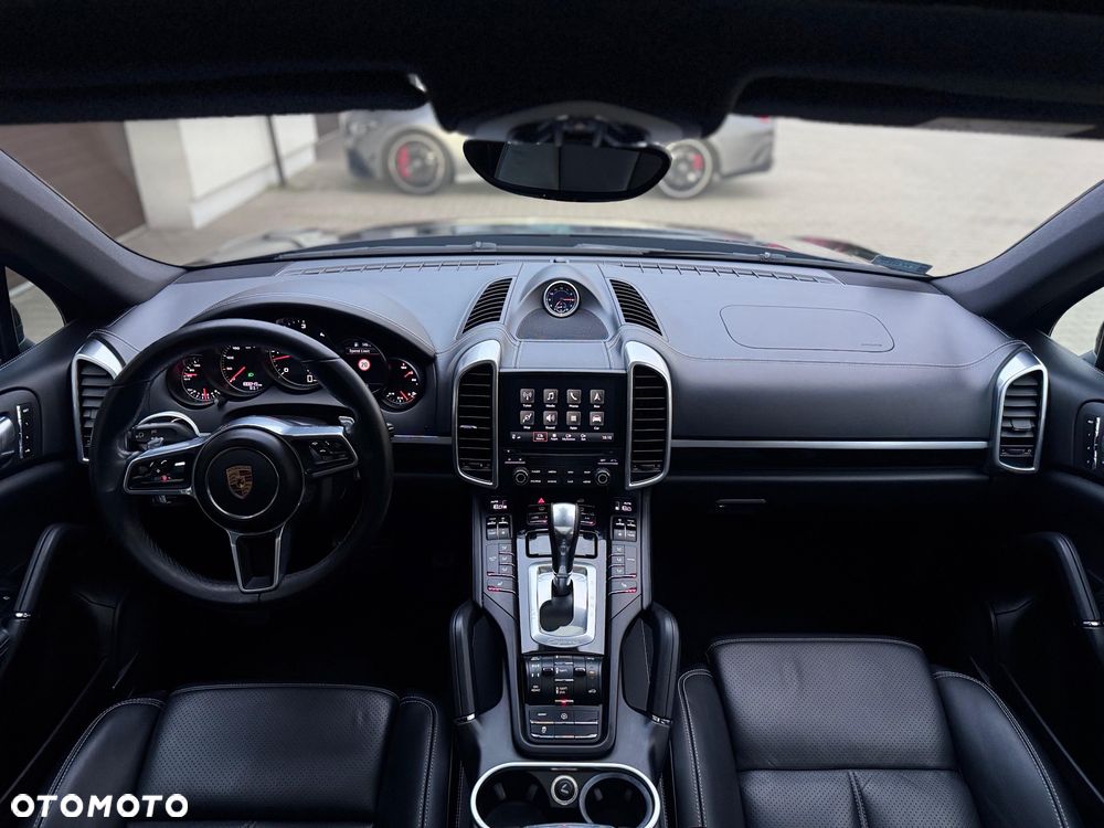 Porsche Cayenne Platinum Edition - 34