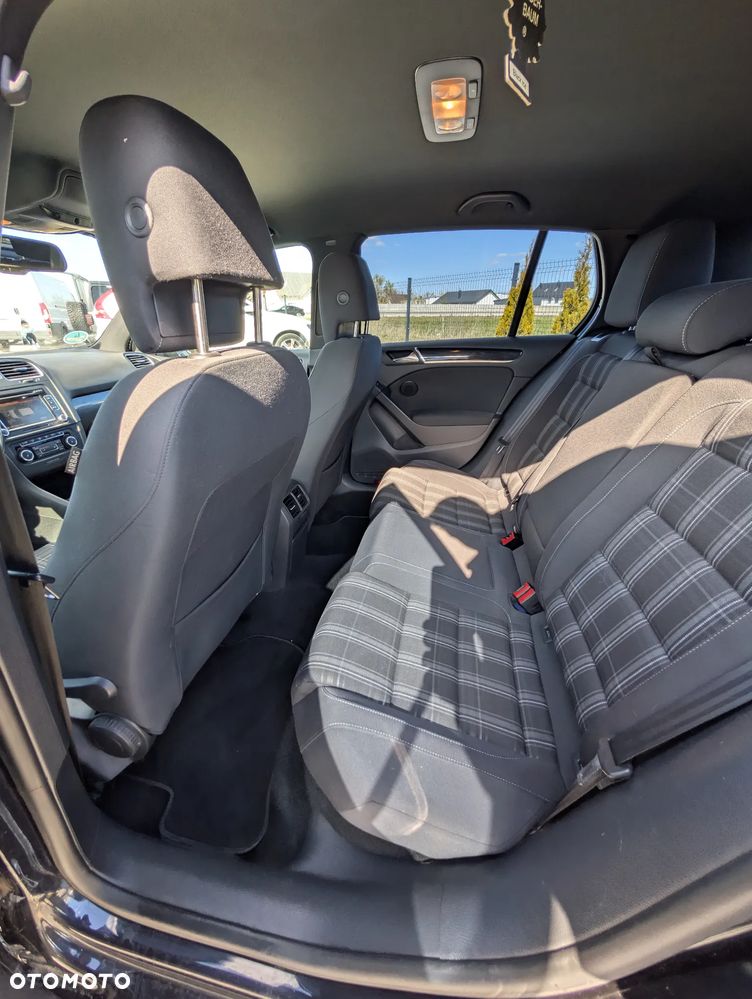 Volkswagen Golf 2.0 TDI DPF Highline - 15