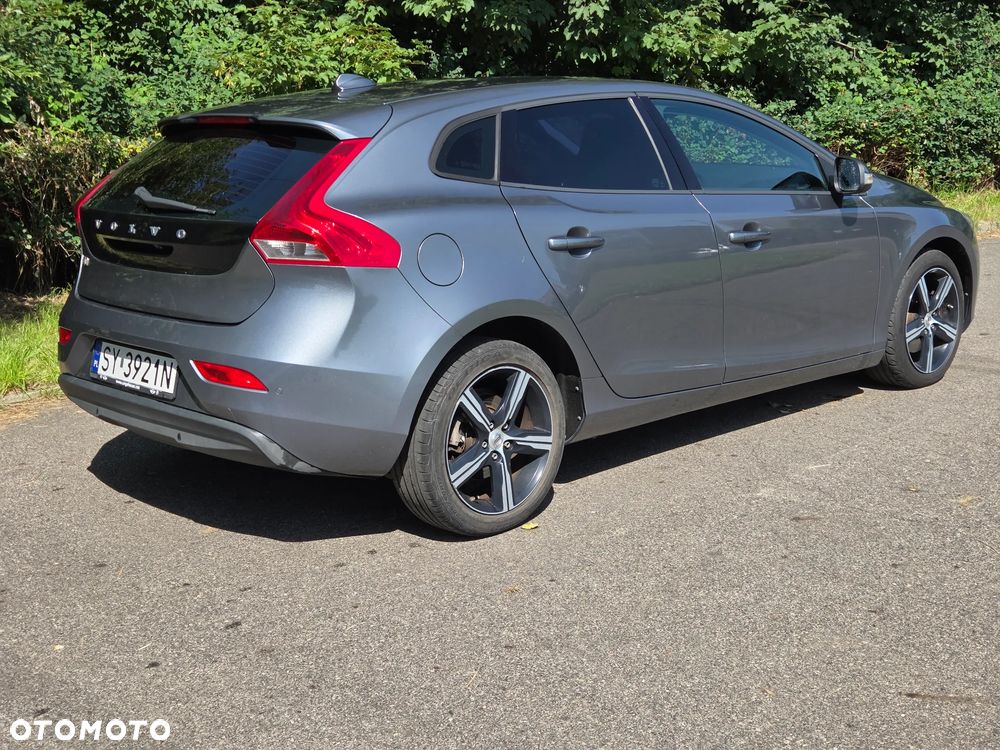 Volvo V40 D2 Momentum - 23