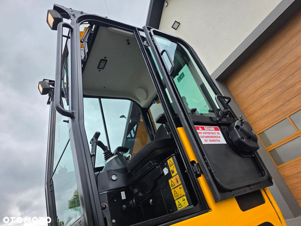JCB JCB 16 C ful opcja najbogatsza jak nowa mini koparka sprowadzona 1 wł 8018 okazja 19 - 16