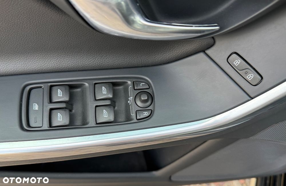 Volvo V60 D4 Drive-E Momentum - 22