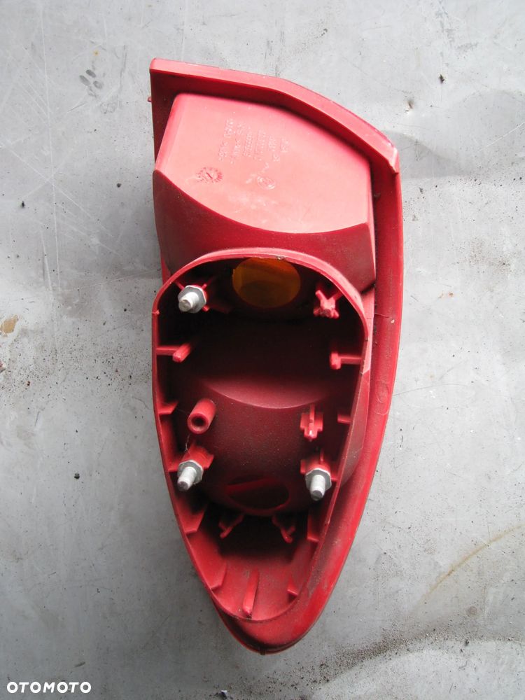 LAMPA  TYLNA LEWA ALFA ROMEO 147 - 3