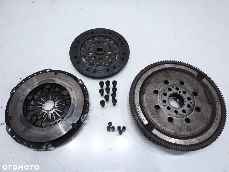 SPRZĘGŁO TARCZA DOCISK VOLVO V50 2.5 T5 - 8