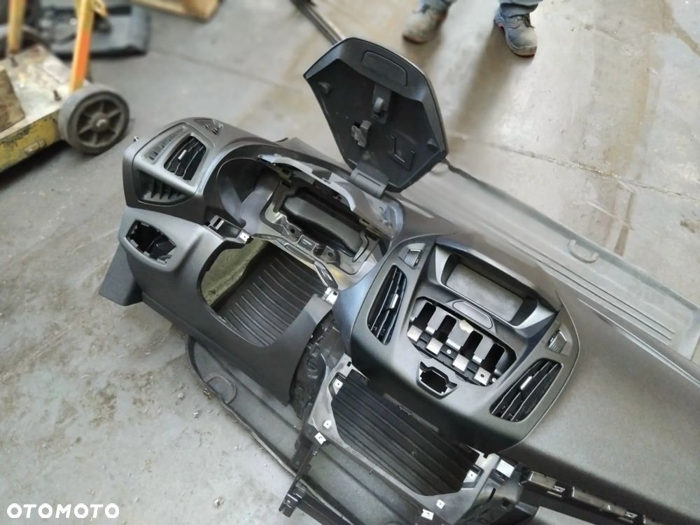 Ford connect 13- deska kokpit pasy x3  sterownik airbag x2 demontaz - 4
