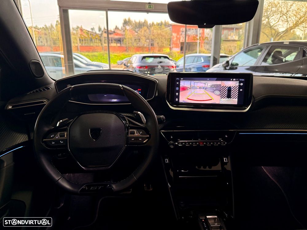 Peugeot 2008 PureTech 130 EAT8 GT - 28