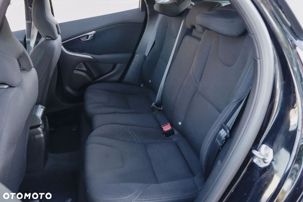 Volvo V40 D2 Momentum - 22