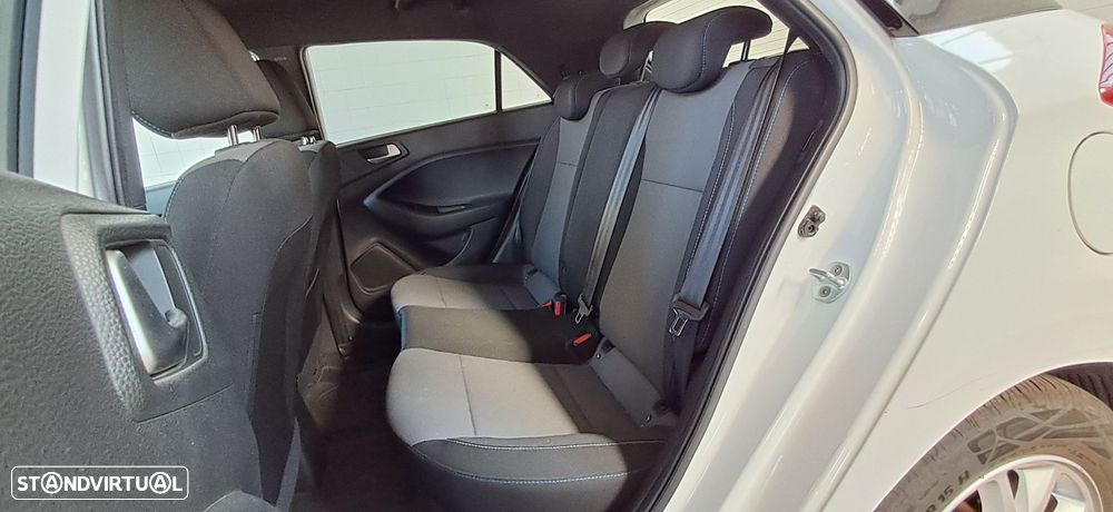 Hyundai i20 - 12