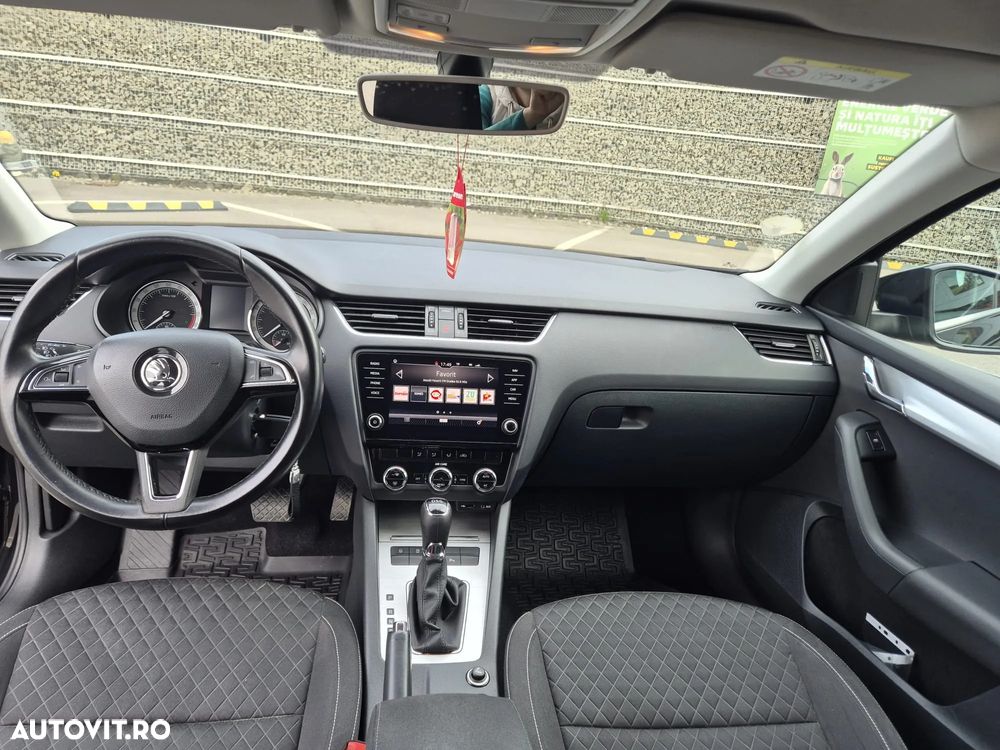 Skoda Octavia 2.0 TDI DSG Ambition - 10